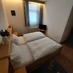 Otel Goldner Engel, Restaurant - - Metzgerei Laudenbach (Bavaria)