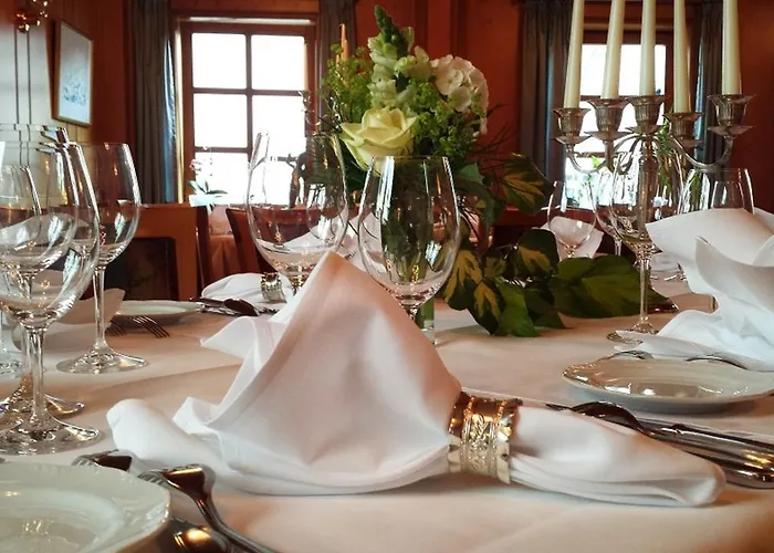 Hotel Goldner Engel, Restaurant - - Metzgerei *