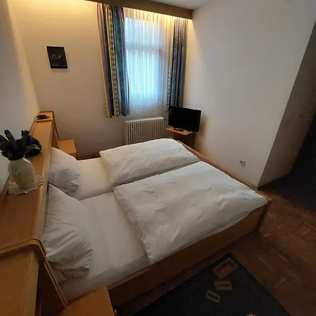酒店 格尔内恩格尔餐厅酒店梅兹格雷店 Laudenbach (Bavaria)